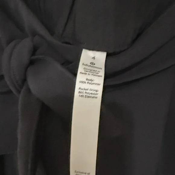 Lululemon Noir High-Waist Tie Belt Wide Leg Trousers. Sz 4. Never Worn! - Picture 2 of 8